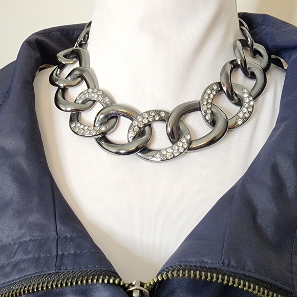 NEW Premier Designs Limited Edition Roxy Necklace Lightweight Gunmetal - Picture 2 of 13